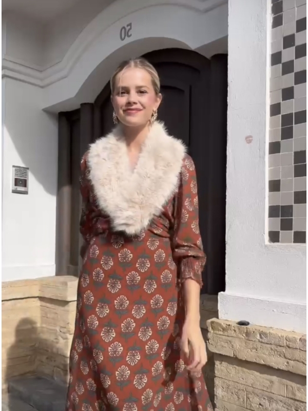 Collier en cheveux synthétiques