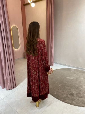 Kaftan de veludo estampado vermelho intenso