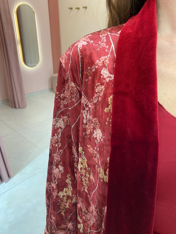 Kaftan de veludo estampado vermelho...