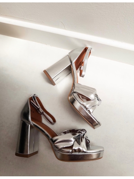 Sandali con tacco Carol argento