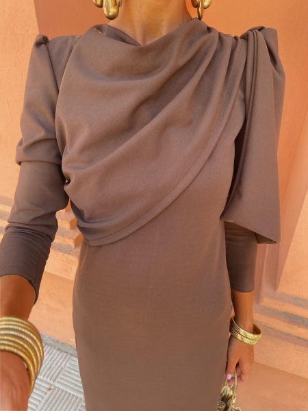Vestido com mangas castanhas Rovira