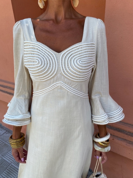 Vestido etíope de mangas bege 2