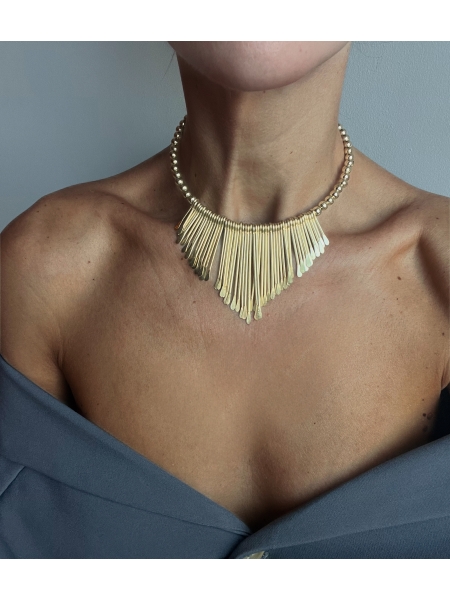 Tour de cou en cascade triangulaire