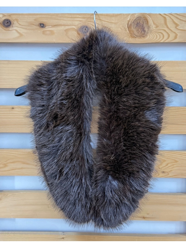 Collier en cheveux synthétiques