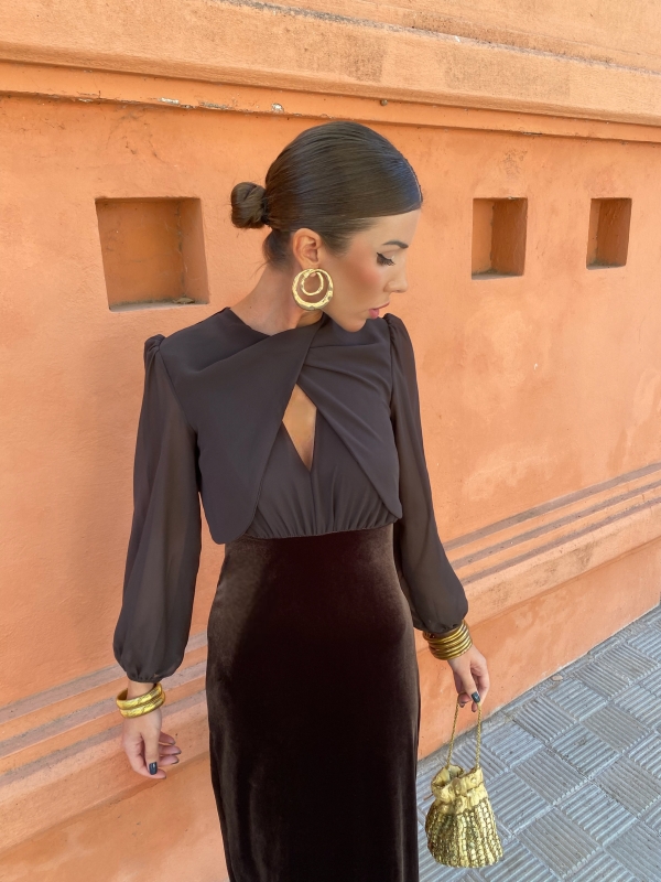 Vestido castanho Vedruna