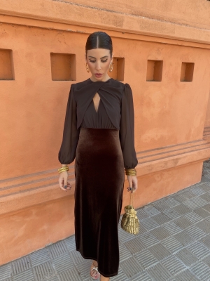 Vestido castanho Vedruna