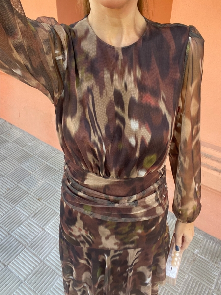 Robe Yanira Brown