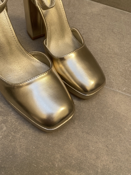 Saltos fechados dourados 2