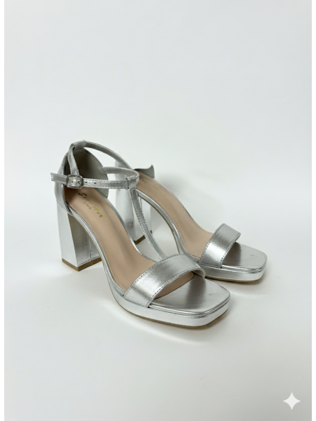 Sandalo con tacco a piattaforma argento