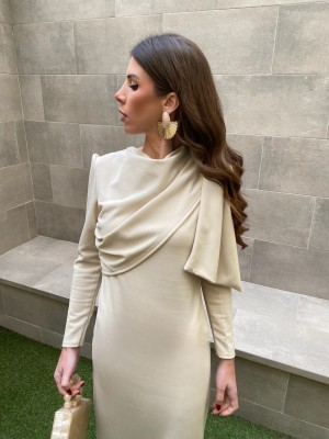 Vestido bege com mangas Rovira