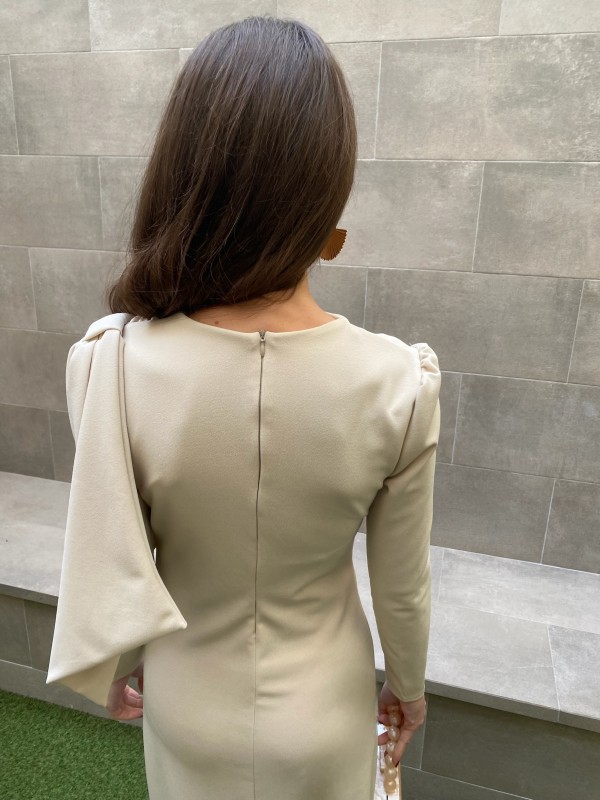 Vestido bege com mangas Rovira