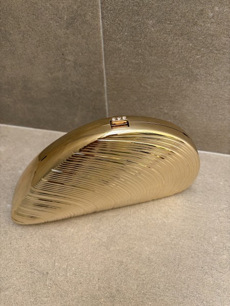 Mussel Clutch 2