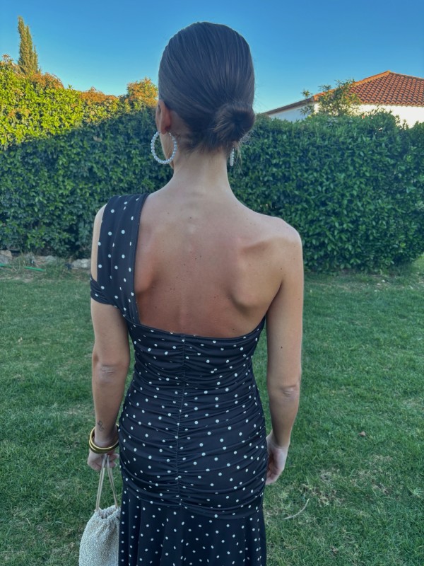 Robe noire et blonde à pois