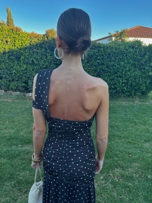 Vestido preto e loiro com bolinhas