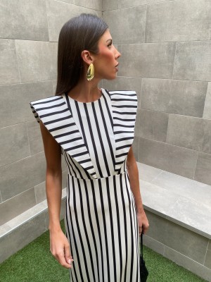 Robe à rayures noires et blanches