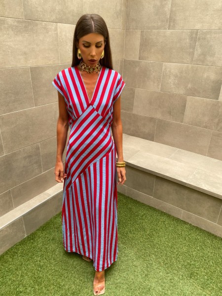Robe à rayures rouges et bleu clair 2