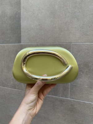 Pochette à bord satiné (couleurs variées)