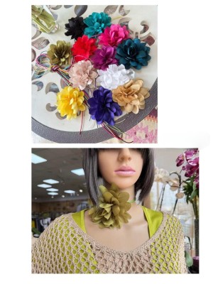 Gargantilha de flores (várias cores)