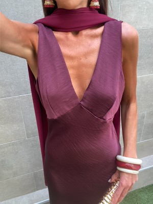 Robe en satin bordeaux