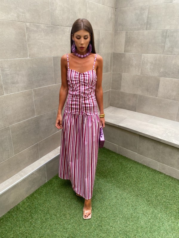 Robe aux tons violets