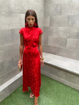 Robe rouge du Danube