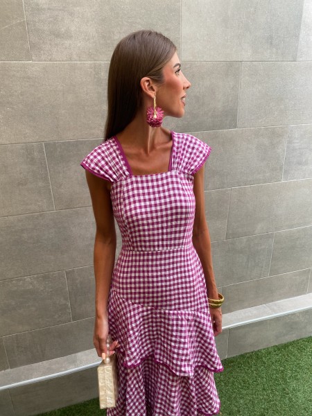 Robe rose à carreaux vichy et volants 2