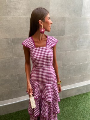 Vestido rosa xadrez com babados