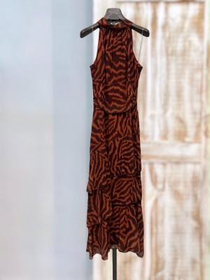 Robe féline couleur terre cuite