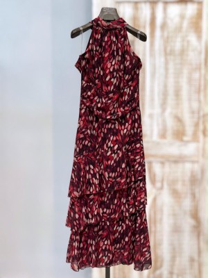 Robe rougeâtre d'Ignalina