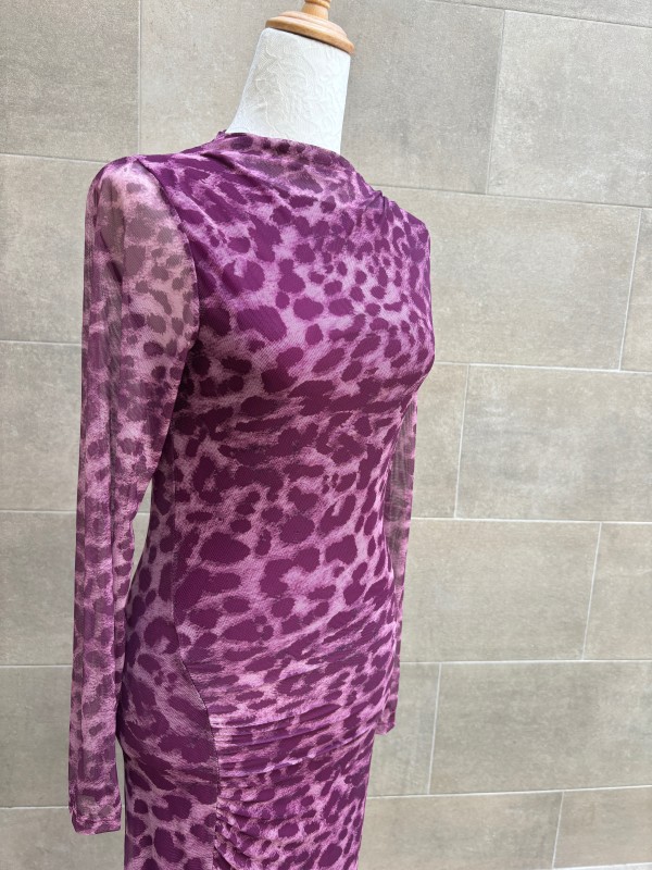 Vestido Leo com mangas rosa