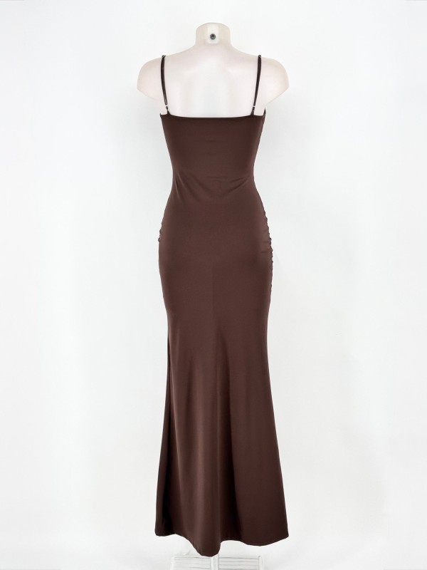 Robe marron tentatrice