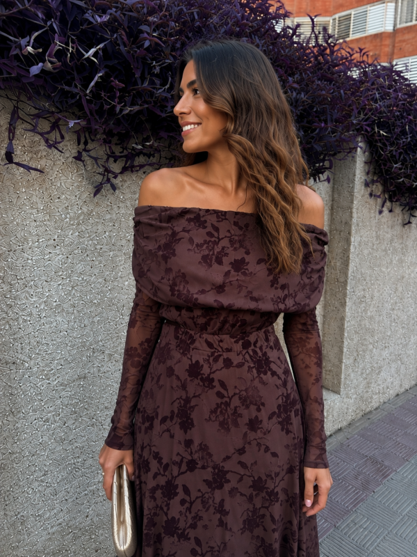 Ensemble di violoncelli marroni