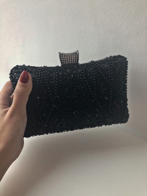 Vilsa Black Clutch