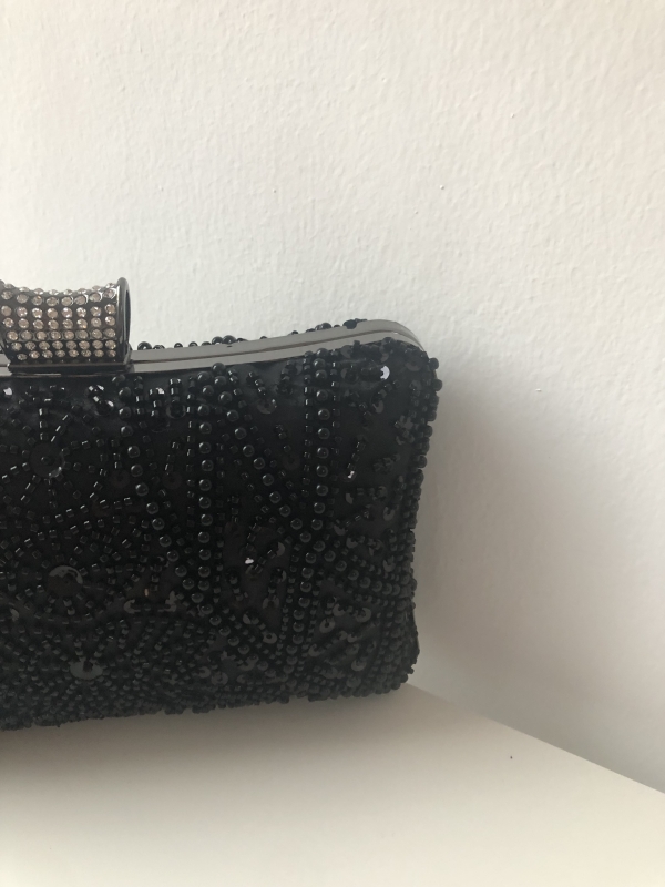 Vilsa Black Clutch