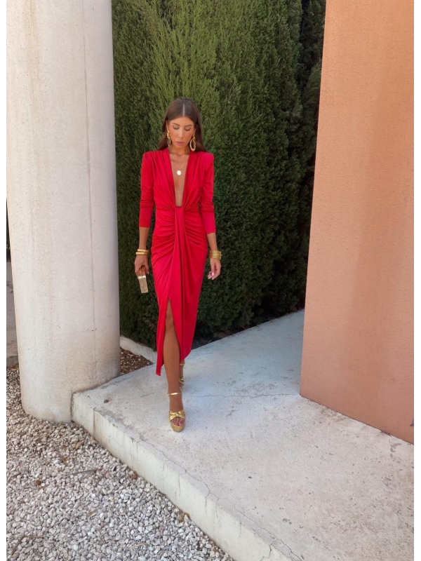 Vestido vermelho de manga comprida...