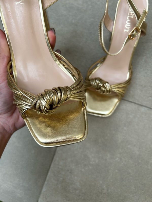 Tacones Nudo Dorado Tacones Nudo Dorado